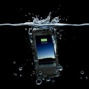 mophie-h2pro-waterproof-juice-pack-iphone-6-1