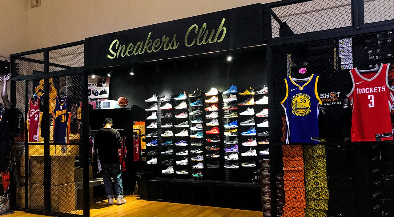 sneakers outlet club
