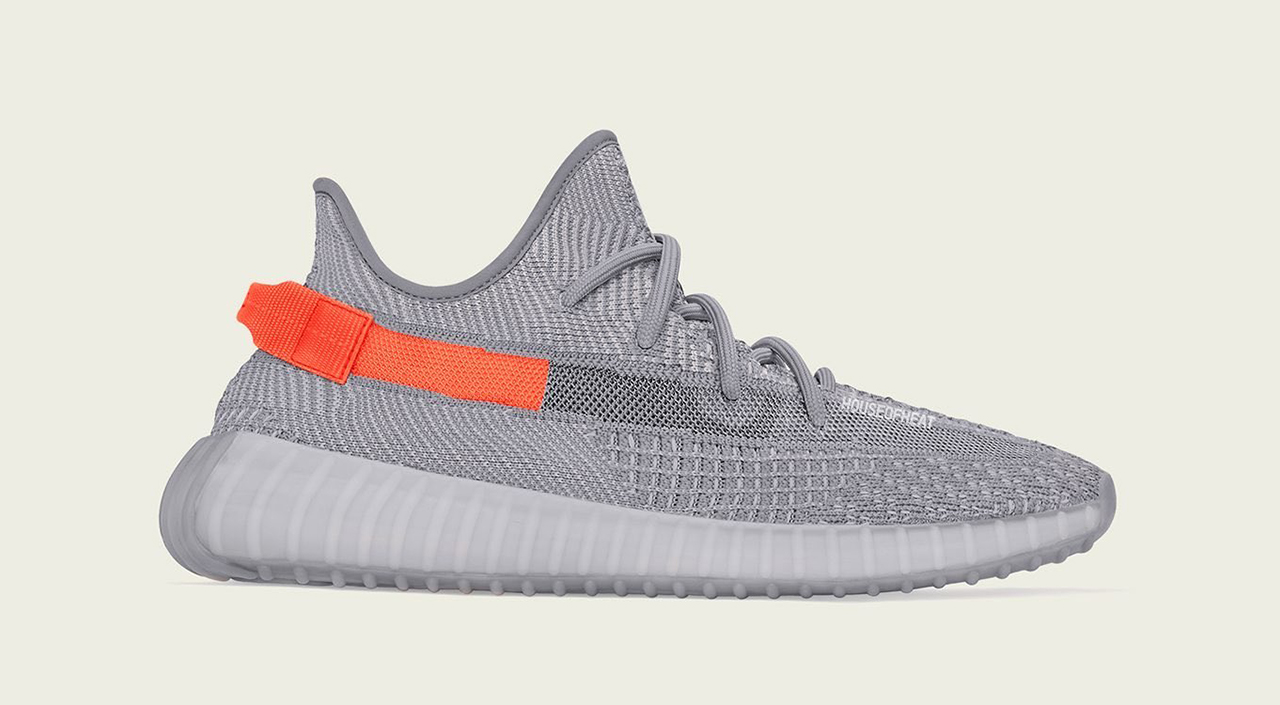 Roos Mew Mew koper Yeezy 350 V2 Tail Light: A Closer Look at The Lineup's Latest Colorway