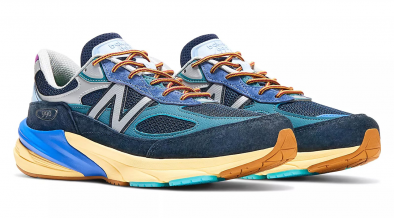 Side view of the Action Bronson 990v6 “Lapis Lazuli”